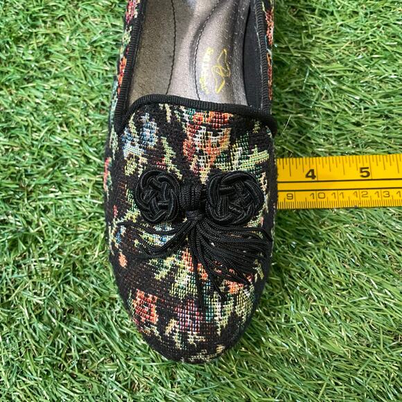 Vintage 90s Brocade Loafer Flats with Tassel Size 5.5 - Picture 4 of 8
